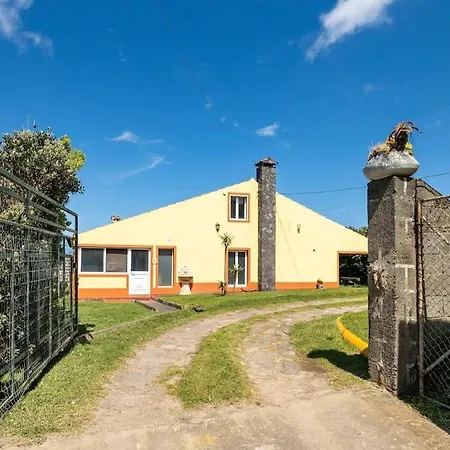 In Azores - S. Miguel هيبيرا غْريندي