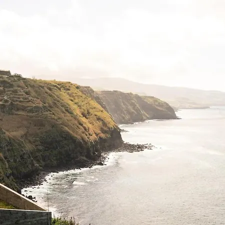 In Azores - S. Miguel منزل ريفي هيبيرا غْريندي